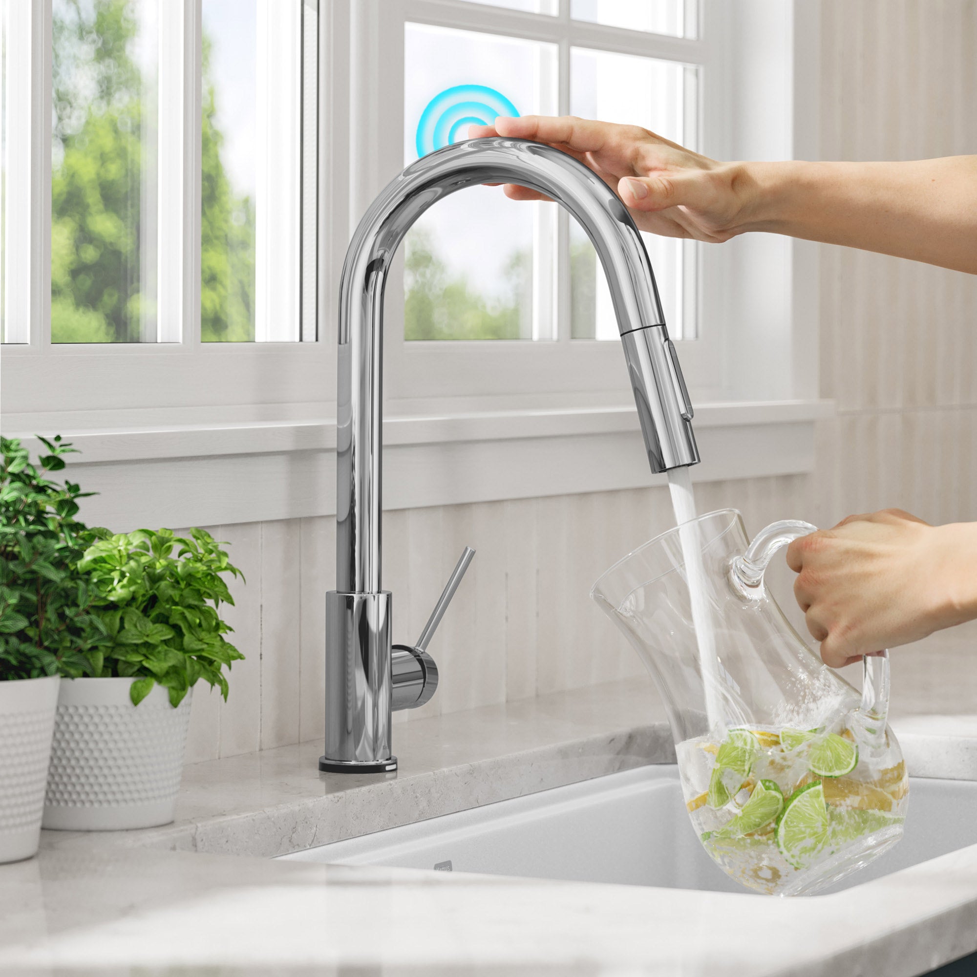 Contemporary Single-Handle Touch Kitchen Sink Faucet with Pull down Sprayer