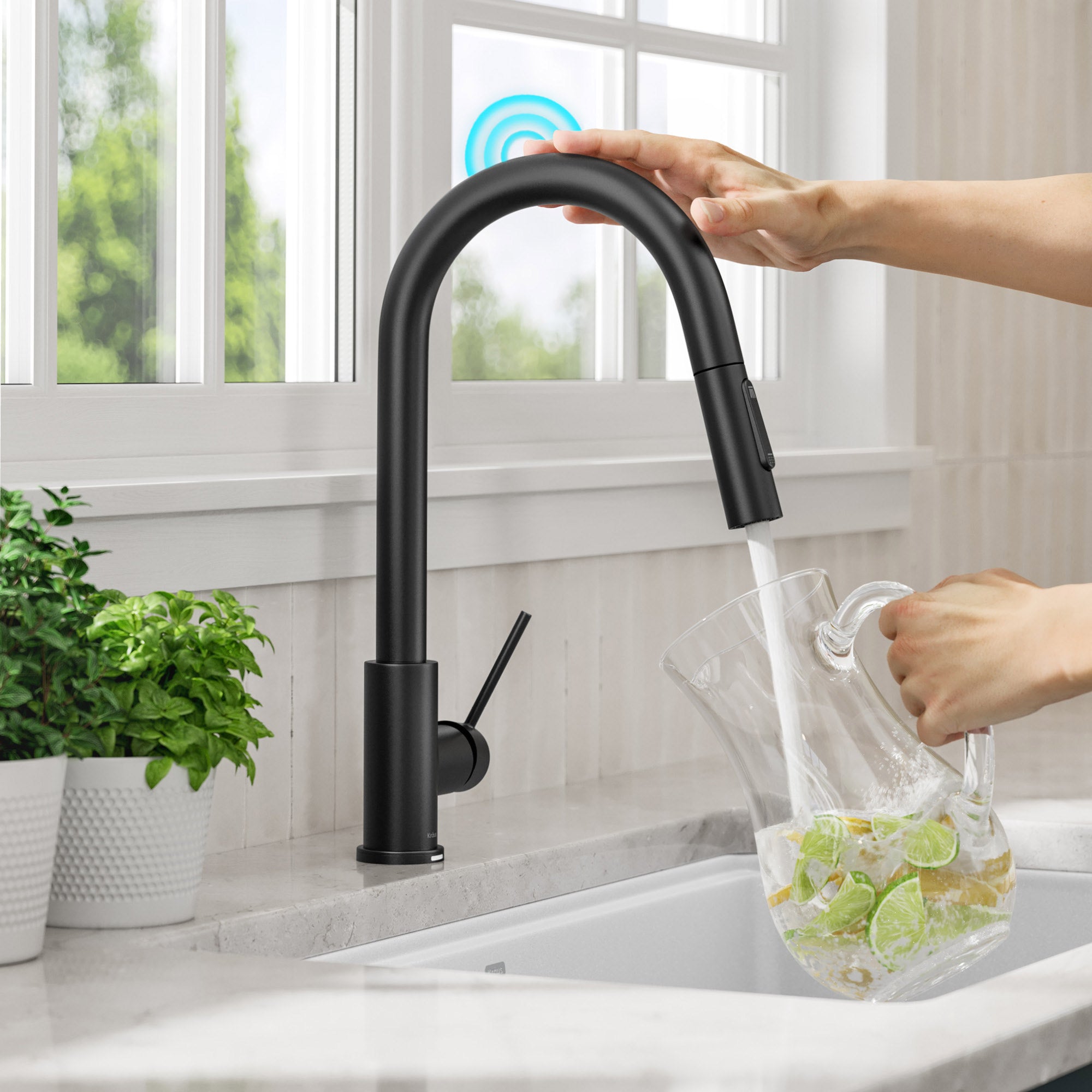 Contemporary Single-Handle Touch Kitchen Sink Faucet with Pull down Sprayer